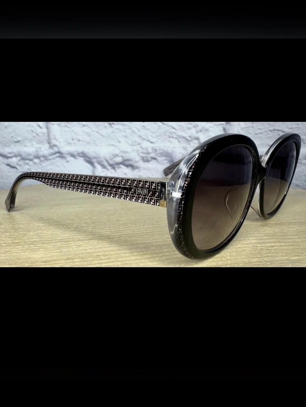 Fendi Black Round Oversized Women's Sunglasses with Gradient Lenses